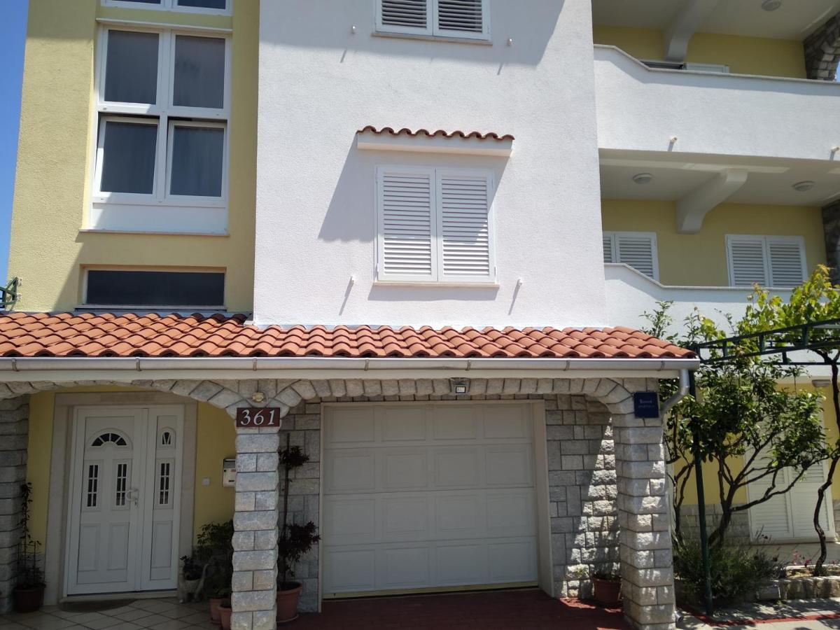 Apartments Mlacovic Rab Town Exterior photo